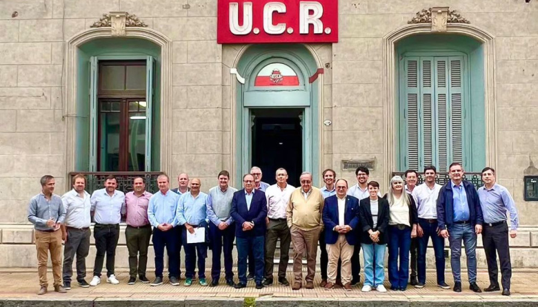 Municipios cerca de la quiebra: intendentes mueven fichas y roza la interna del radicalismo