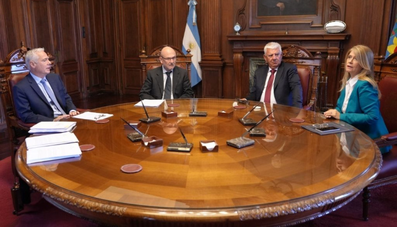 La Corte va por la caja: Magario y Dichiara recibieron el plan de autarquía
