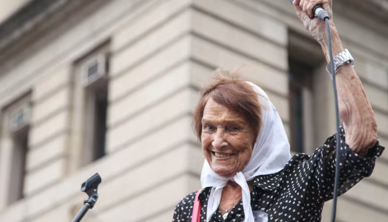 Murió Taty Almeida, histórica presidenta de Madres de Plaza de Mayo Línea Fundadora