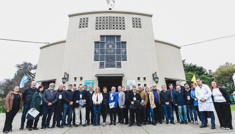 La Iglesia reunió a Kicillof, intendentes, la UCR y la Justicia en Almirante Brown