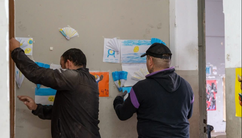 Con los chicos de vacaciones, Ensenada acelera una obra clave en educación