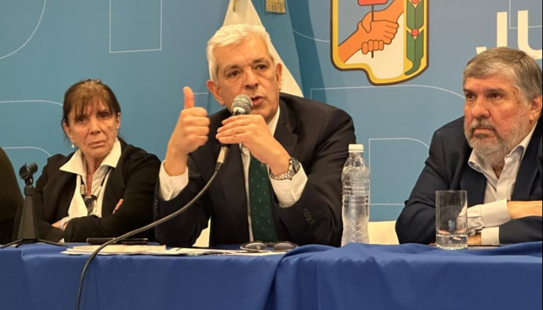 Julián Domínguez tildó de “traición a la patria” la ley de extranjerización de tierras