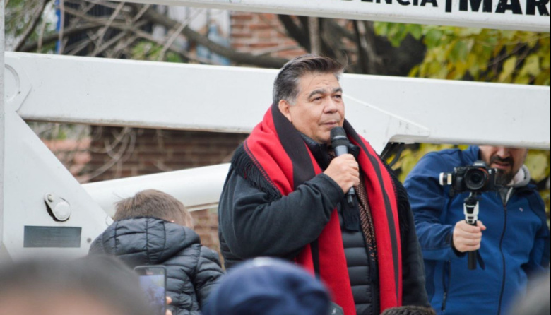 Poncho en mano, Ishii lanzó una dura advertencia a la cúpula del PJ