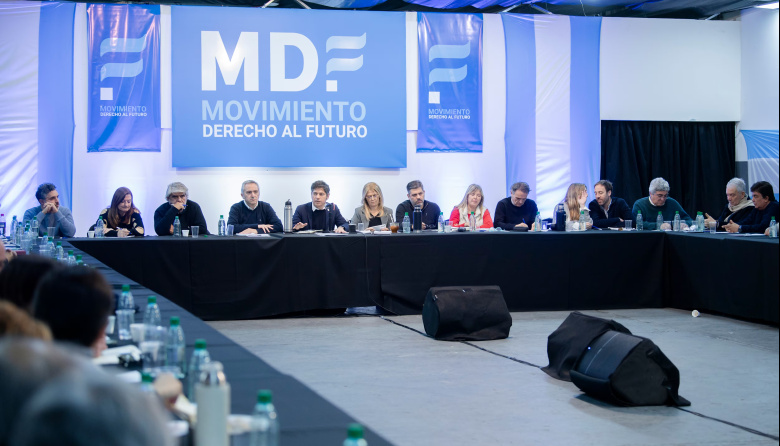 Las PASO empantanan la estrategia de desdoblamiento, pero Kicillof avanza