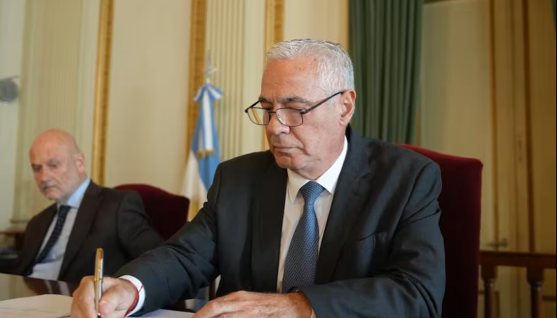 Cuatro sillones vacíos y una negociación caliente: Torres presiona a Kicillof por la Corte bonaerense