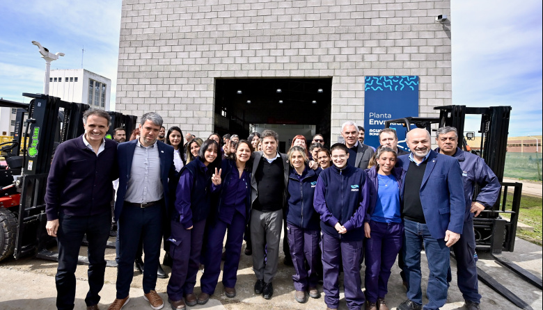 “Eficiencia y justicia social”: Kicillof inauguró planta de ABSA y le marcó la cancha a Milei