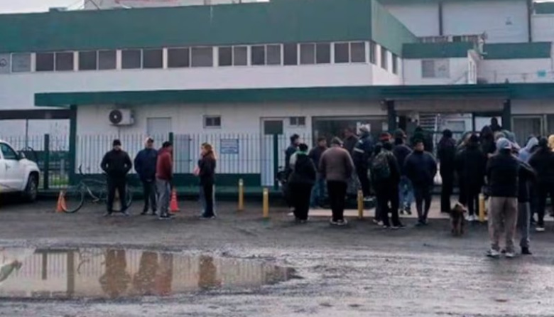 Granja Tres Arroyos paralizó su planta en Capitán Sarmiento y los trabajadores temen un cierre definitivo