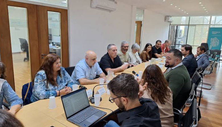 La AJB vuelve a la carga por una recomposición salarial