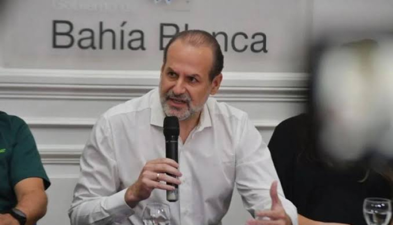 “Seguiremos buscando respuestas”: Milei recorrió Bahía Blanca pero le esquivó la cara a Susbielles