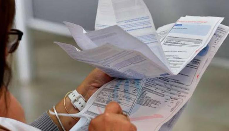 Tarifas congeladas y chispazos: la Justicia frenó la suba de la luz y recalentó la interna del PJ