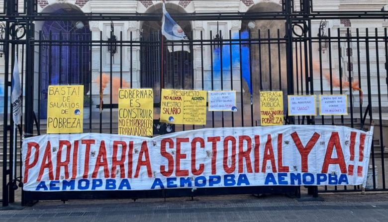 Trabajadores de Infraestructura paralizan el ministerio con reclamos a Katopodis