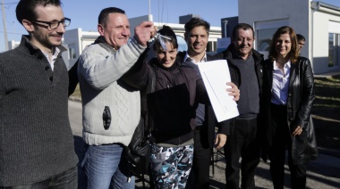 Kicillof avanza en la entrega de viviendas