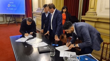 Castelli firmó el convenio “Programa Mi Futuro”