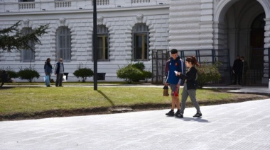 Concejales platenses se suben al ring por las baldosas de la ciudad