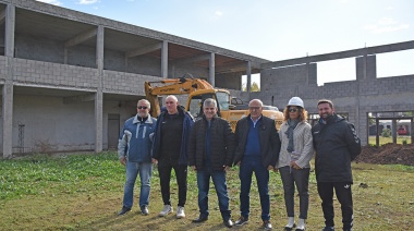 Britos reactivó la obra del Polideportivo Municipal