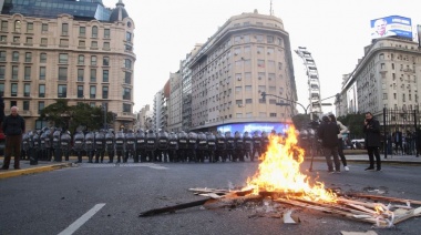 Murió un militante de izquierda tras ser reprimido en el Obelisco