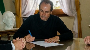Stadnik puso el gancho: Aumento y suma fija para los municipales