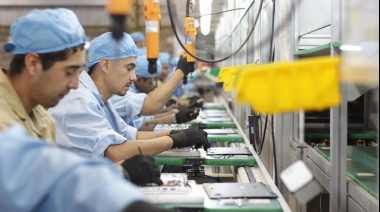 El empleo registrado privado volvió a crecer en julio