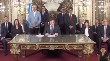 Alejado de los gremios, Milei fijó el Salario mínimo por decreto