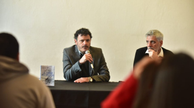 Granillo Fernández presentó “La Ciudad Inconclusa” con la proyección de la ciudad