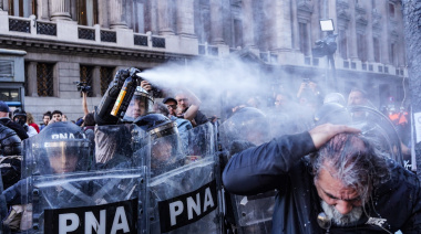 Milei vetó los aumentos en jubilaciones y discapacidad y crece la tensión social