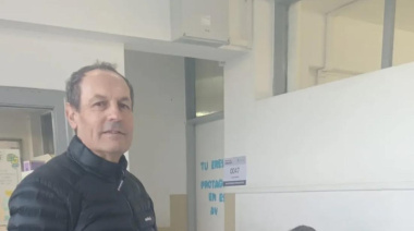 Stadnik y un voto con mensaje de "orden" en su bastión