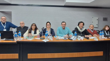 Teléfono para Kicillof: UDOCBA exige reabrir paritarias y “actualizar los salarios con urgencia”