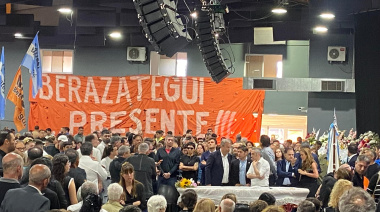 Emotivo último adiós a Juan José Mussi: Kicillof lo despidió como “un prócer”