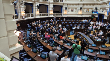 Tignanelli le apuntó a la oposición: “Los que endeudaron la Provincia tendrían que estar sentados acá”