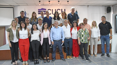 Con 22 cambios, Britos reordena el gabinete y proyecta la gestión hacia 2027