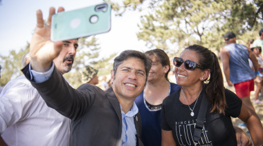 Kicillof inicia sus conferencias de verano en Villa Gesell y junta los alcaldes propios