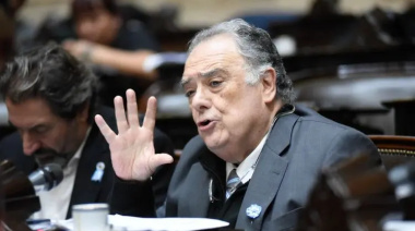 Eduardo Valdés presentó una “contrarreforma” Laboral y agita la interna del bloque