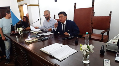 Tensión extrema y denuncias de “autoritarismo” por el reparto de comisiones en el Concejo