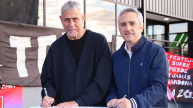 Larroque lanzó a Ferraresi como el sucesor de Kicillof en la Provincia