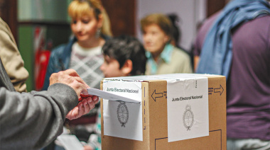 Desdoblamiento en puerta: la Junta Electoral propone cambios para “ordenar” las urnas bonaerenses