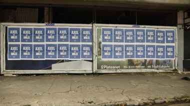 “Axel o Milei”: Los afiches del kicillofismo que aceleran la interna del PJ