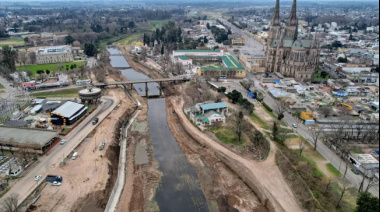 Kicillof lanza un plan contra inundaciones y acusa a Milei de bloquear créditos clave