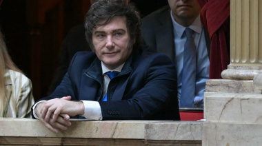 Milei le va soltando la mano a Adorni: “si lo consideran culpable, lo vuelo de una patada”
