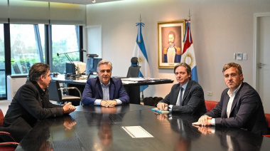 Achaval cruzó las fronteras y se reunió con Llaryora