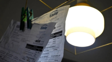 La canasta de servicios públicos subió en el AMBA y absorbe el 15% del salario promedio