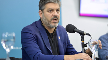 "El rebote en V nunca pasó": Carlos Bianco cruzó a Milei y presentó obras para la salud bonaerense