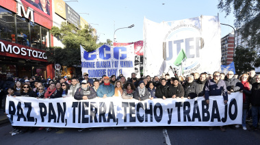 “Pegarle y tirarle gas a la gente es un acto político”: Kicillof contra Milei desde San Cayetano