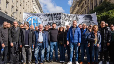 La CGT prepara una marcha contra Caputo por el impacto del endeudamiento familiar