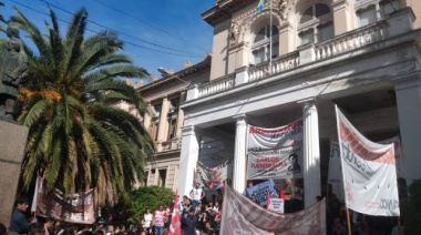 Gremios opositores llaman al paro y paralizan las escuelas bonaerenses