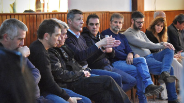 Massa apuntala candidatos y prepara un desembarco en la Quinta Sección