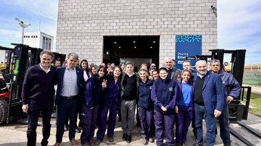 “Eficiencia y justicia social”: Kicillof inauguró planta de ABSA y le marcó la cancha a Milei