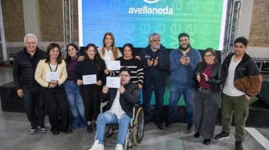 Avellaneda: Sierra y Correa entregaron certificados de formación laboral a 115 vecinos
