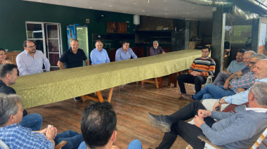 Kicillof amplía su armado político federal con desembarcos estratégicos en Misiones y Chubut