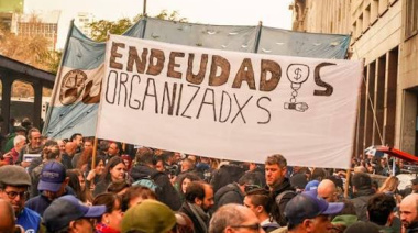 Un informe reveló que el endeudamiento de los estatales se multiplicó y crece la mora