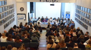 La FEB rechazó la oferta salarial del 6% de Kicillof y lanzó un paro docente